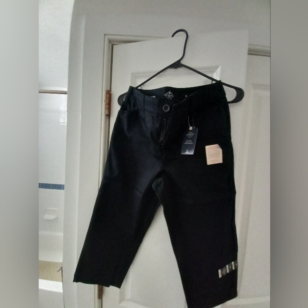Black Capri